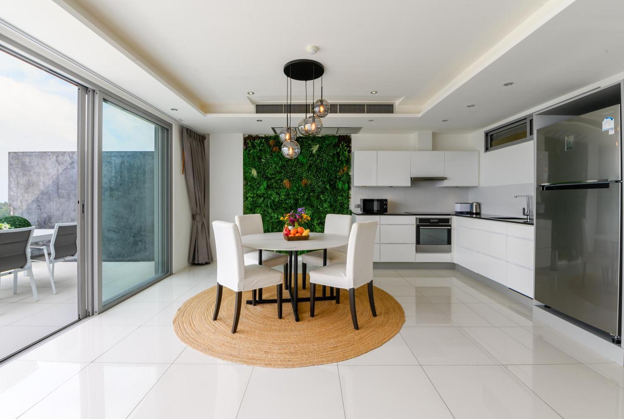 The View Phuket By Resava Aparthotel Kata-stranden Rom bilde