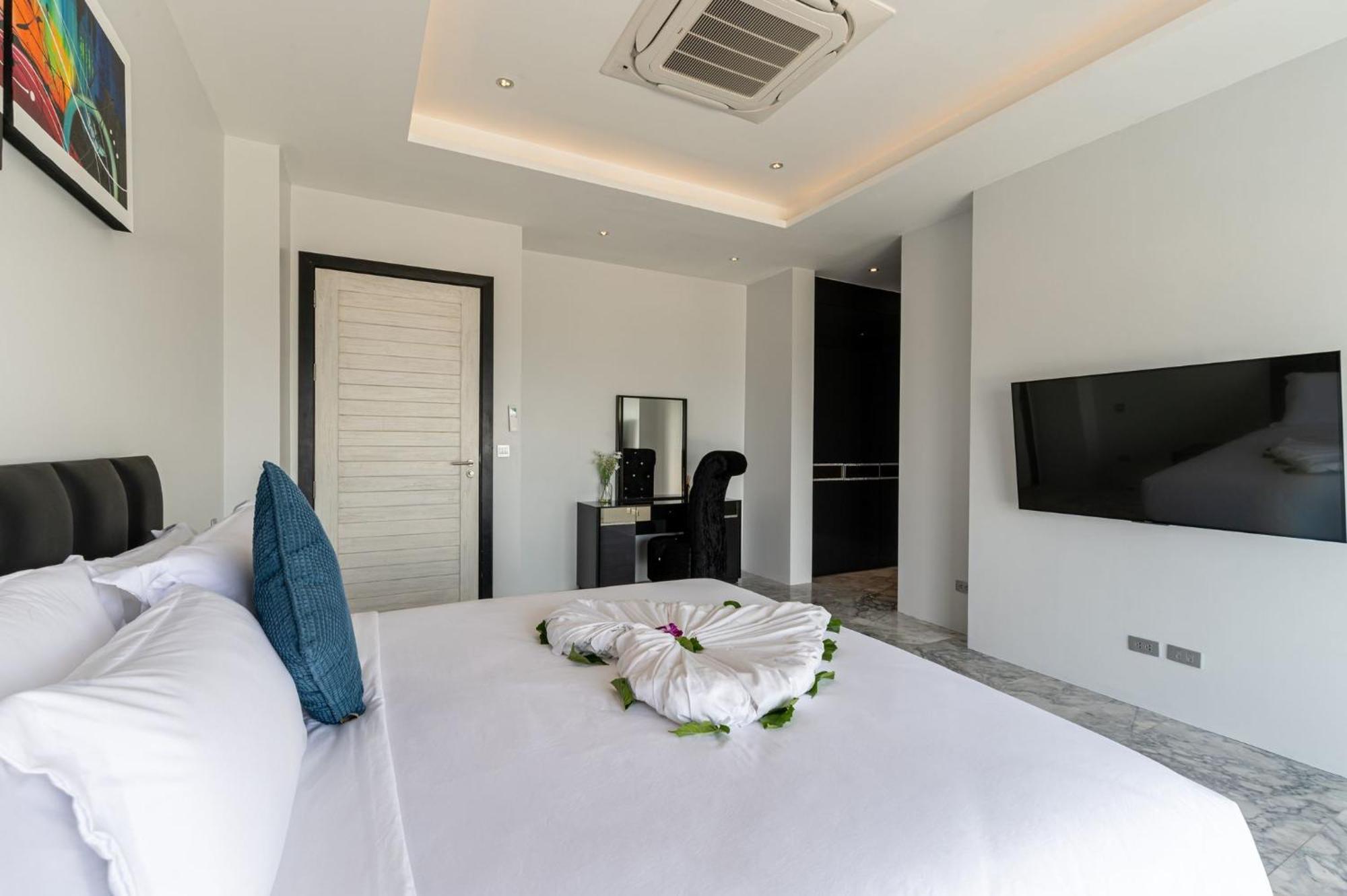 The View Phuket By Resava Aparthotel Kata-stranden Rom bilde