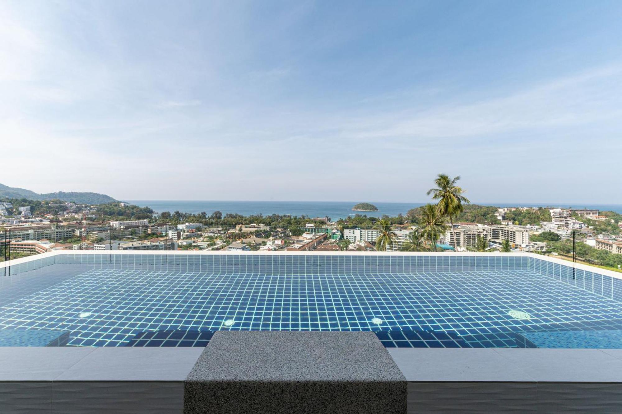 The View Phuket By Resava Aparthotel Kata-stranden Rom bilde